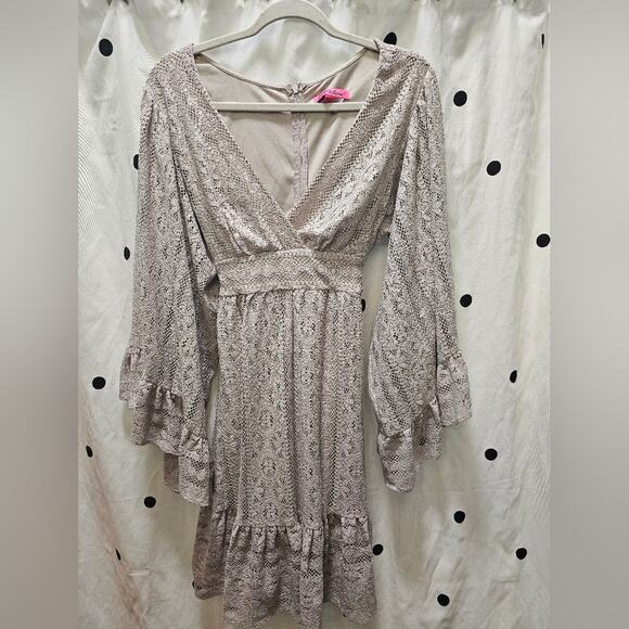 Betsey Johnson Dresses & Skirts - Betsey Johnson beige nude stretch lace long flutter sleeve ruffle dress 14